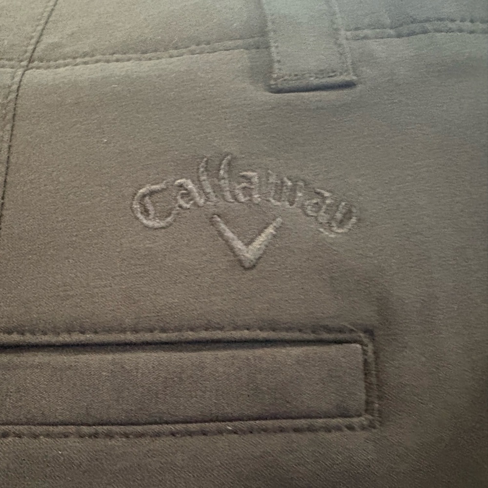 Callaway Navy men’s golf shorts.